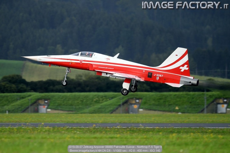2019-09-07 Zeltweg Airpower 06880 Patrouille Suisse - Northrop F-5 Tiger II.jpg